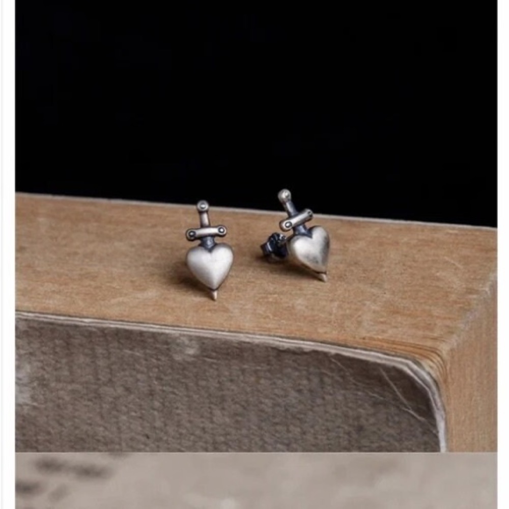 Single Accent 925 Sterling silver retro punk piercing heart sword stud earring - Picture 3 of 6